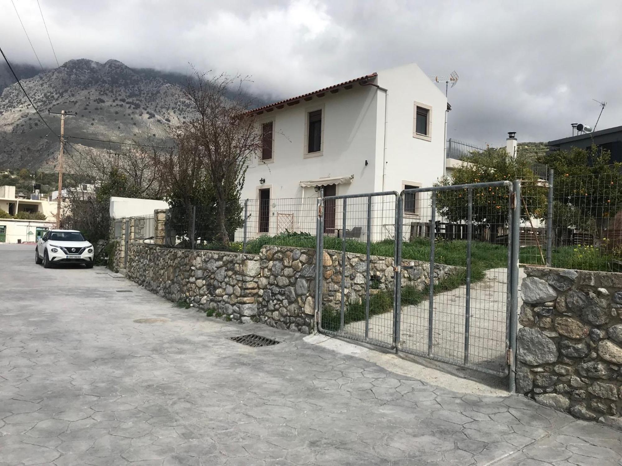 Papa-Antonis Stone House Villa Zarós Eksteriør billede